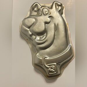 Scooby doo cake pan